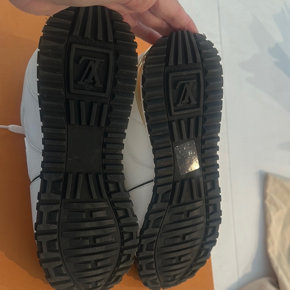 White and Black Sneakers with Gold Accents - Picture 4 of 6